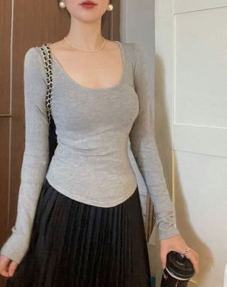 U -collar slim long sleeve top