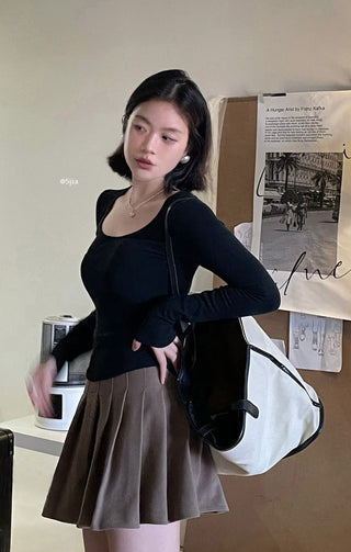 U -collar slim long sleeve top