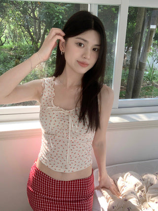 Floral graphic crop top