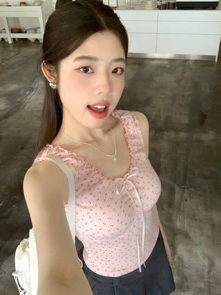 Floral graphic crop top