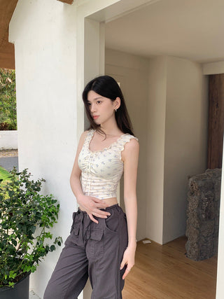 Floral graphic crop top