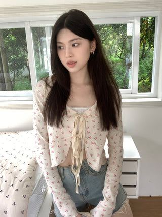 Lace lapel crop long-sleeved top