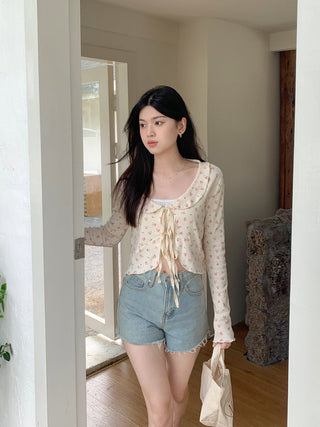 Lace lapel crop long-sleeved top