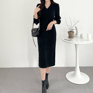 Retro V-neck cable knit long -sleeved dress