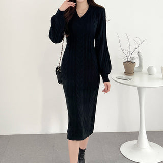 Retro V-neck cable knit long -sleeved dress
