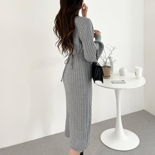 Retro V-neck cable knit long -sleeved dress