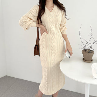 Retro V-neck cable knit long -sleeved dress