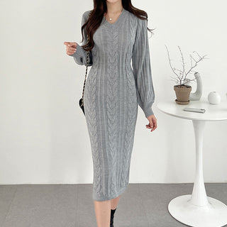 Retro V-neck cable knit long -sleeved dress
