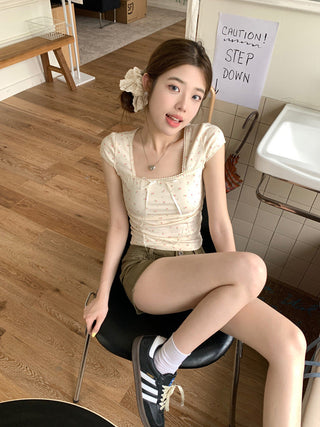 Sweet floral short-sleeved top
