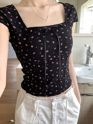 Sweet floral short-sleeved top