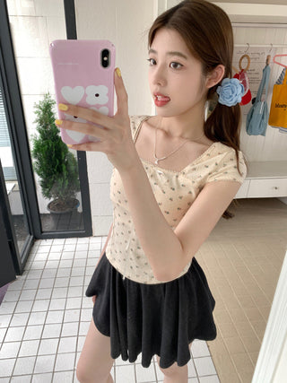 Sweet floral short-sleeved top