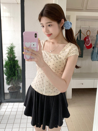 Sweet floral short-sleeved top