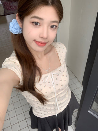 Sweet floral short-sleeved top