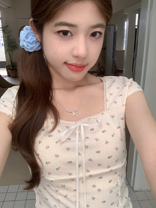 Sweet floral short-sleeved top