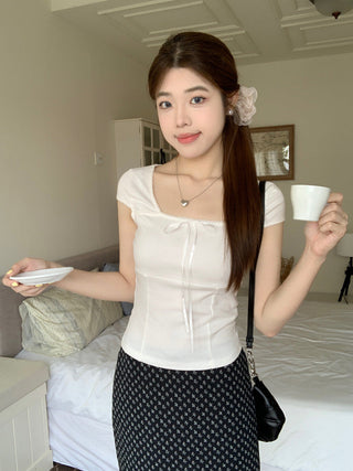 Sweet floral short-sleeved top