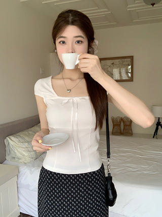 Sweet floral short-sleeved top