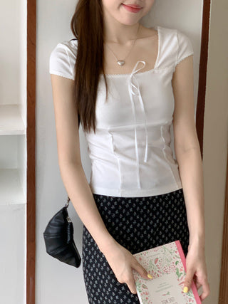 Sweet floral short-sleeved top