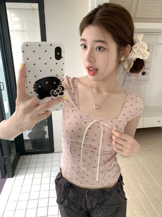 Sweet floral short-sleeved top