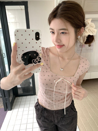 Sweet floral short-sleeved top