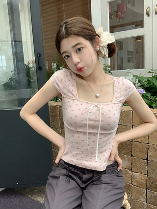 Sweet floral short-sleeved top