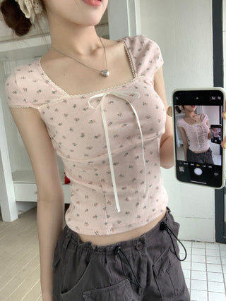 Sweet floral short-sleeved top