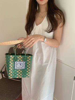 Solid color sleeveless loose dress