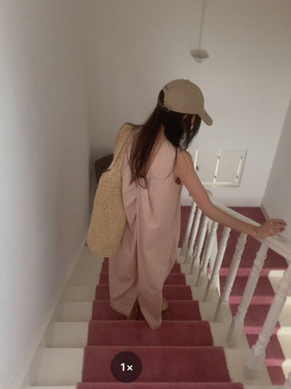 Solid color sleeveless loose dress