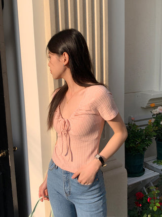 Short-sleeved lace crop top