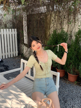 Short-sleeved lace crop top