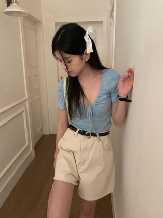 Short-sleeved lace crop top