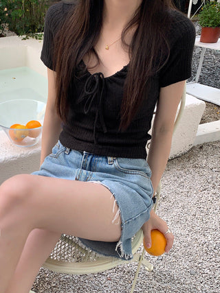 Short-sleeved lace crop top