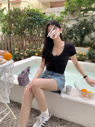 Short-sleeved lace crop top