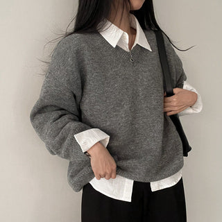 Loose V-neck knitted sweater