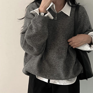 Loose V-neck knitted sweater
