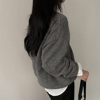 Loose V-neck knitted sweater