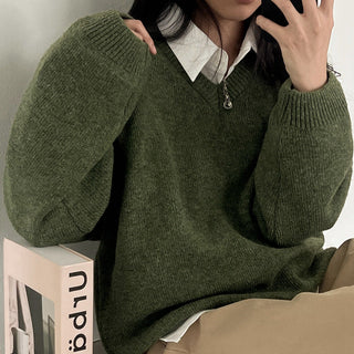 Loose V-neck knitted sweater