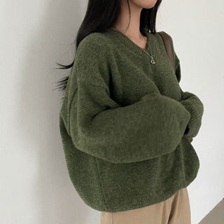 Loose V-neck knitted sweater