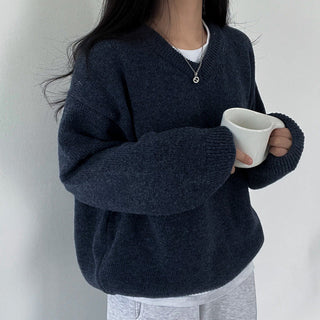 Loose V-neck knitted sweater