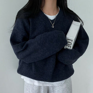 Loose V-neck knitted sweater