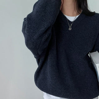 Loose V-neck knitted sweater