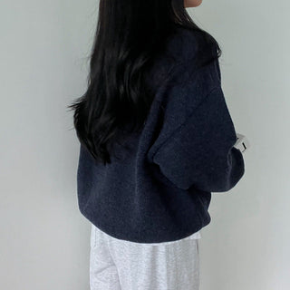 Loose V-neck knitted sweater