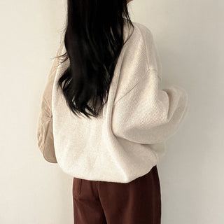 Loose V-neck knitted sweater