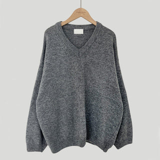 Loose V-neck knitted sweater