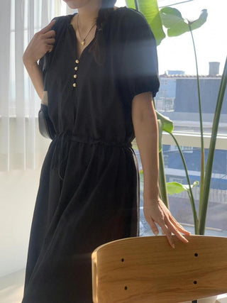 Semi-opening drawstring dress