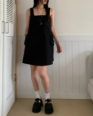 U-collar loose sporty dress