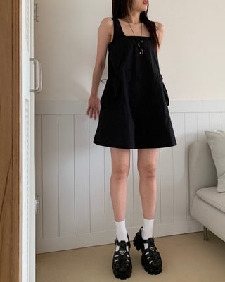 U-collar loose sporty dress