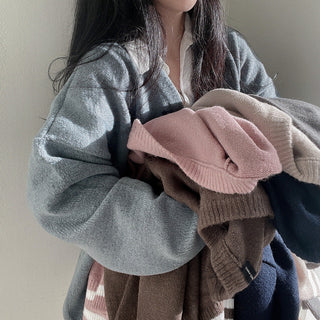 Oversized long -sleeved knitted cardigan