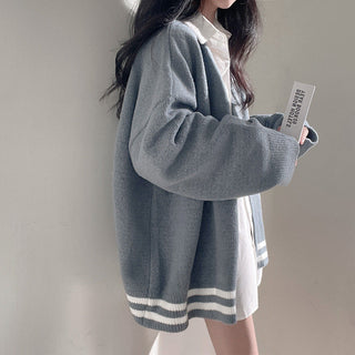 Oversized long -sleeved knitted cardigan