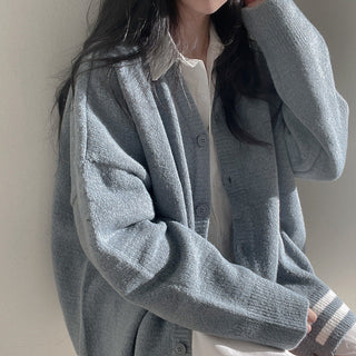 Oversized long -sleeved knitted cardigan