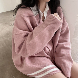 Oversized long -sleeved knitted cardigan